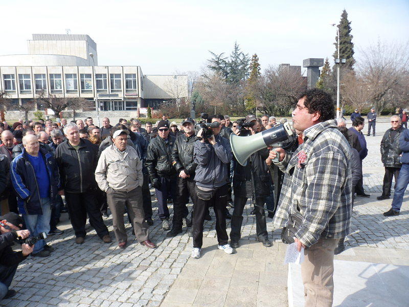 Металурзите в Кърджали замразиха протестите