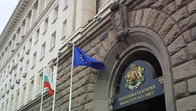 Тристранката обсъжда мерки за подкрепа на най-бедните