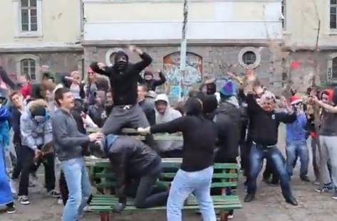 Министър се заема със случая “Харлем шейк”