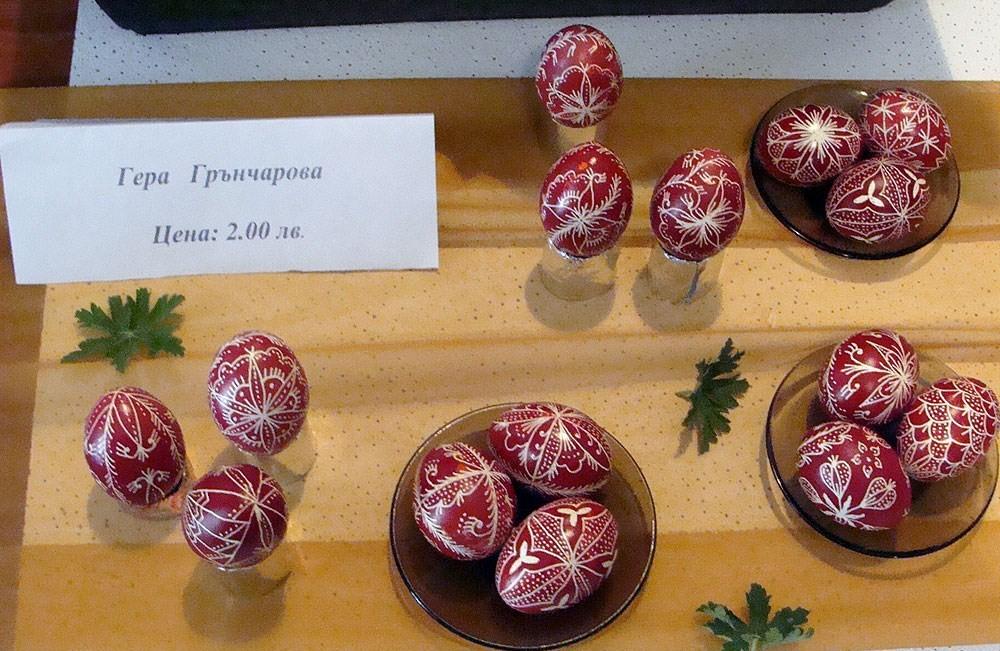 Правят ателие за великденски рисувани яйца във Велинград