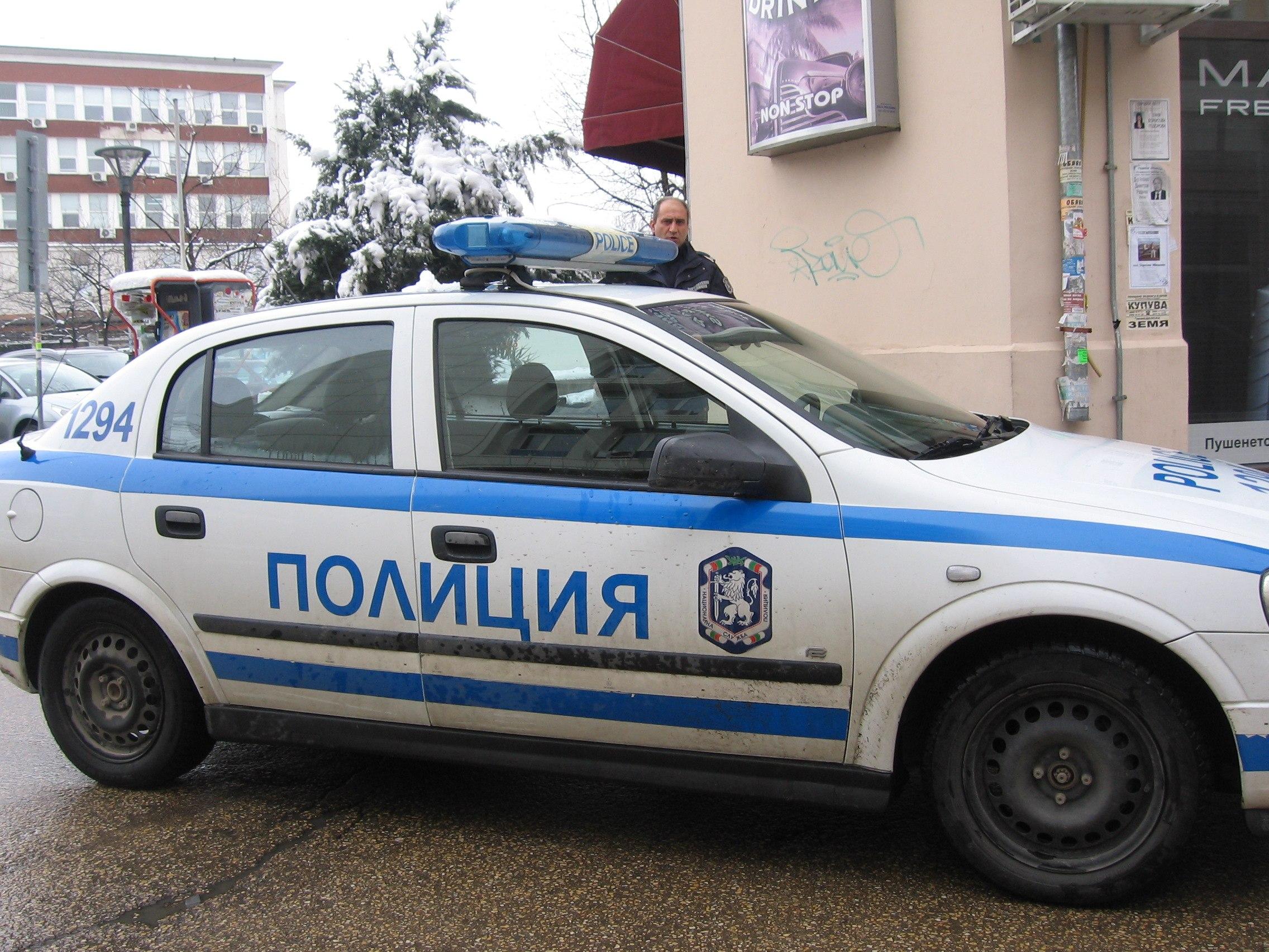 Тинейджъри се потрошиха с кола