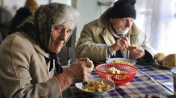 За 45 лв. пенсионери се хранят в Стрелча