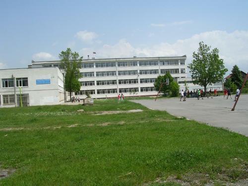 Модернизират инфраструктурата на три елитни гимназии