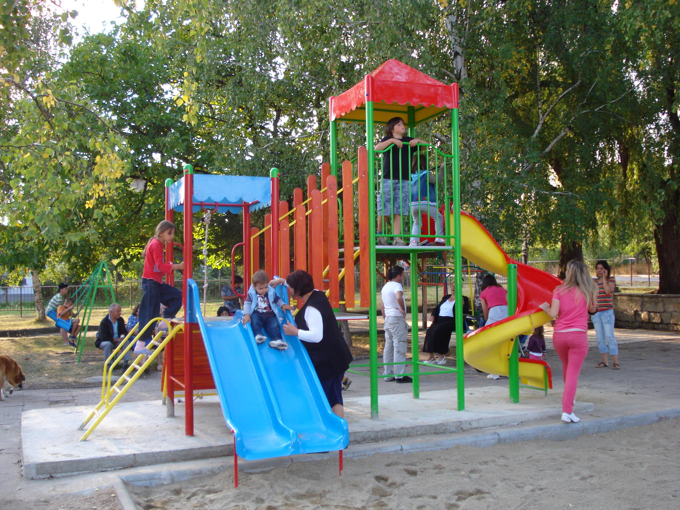 Кметът на Русе инспектира нови детски площадки