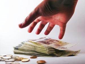 Инспектори ровят в беловско училище за злоупотреби