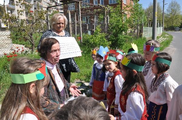 Малките лазарки от Кърджали донесоха много радост