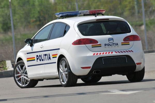 Румънски полицаи пазят туристите в Албена и Златни пясъци