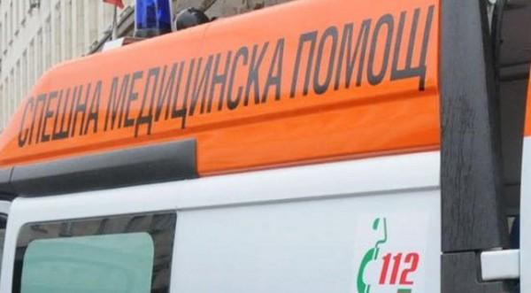 Двама души починаха в избирателни секции