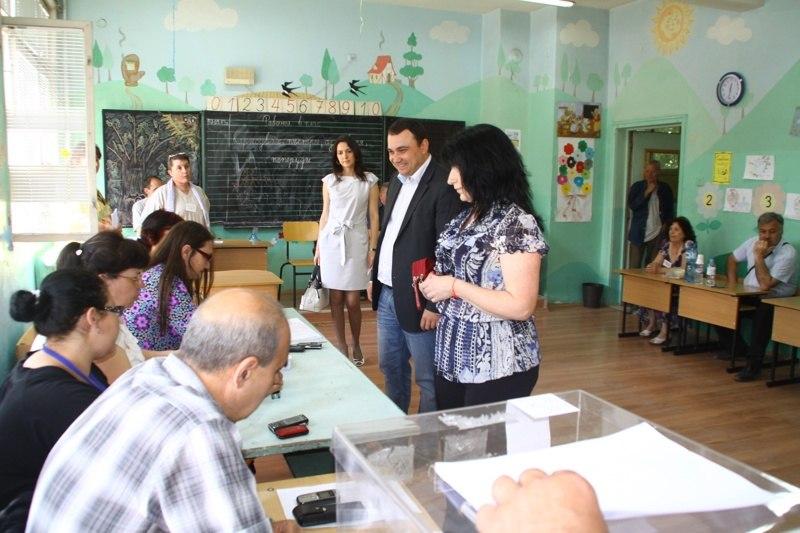 Кметът на Видин гласува за децата на България 9 Кметът на Видин гласува за децата на България