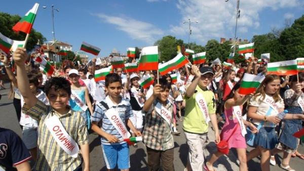 Три деца припаднаха на тържествата за 24 май в Пловдив