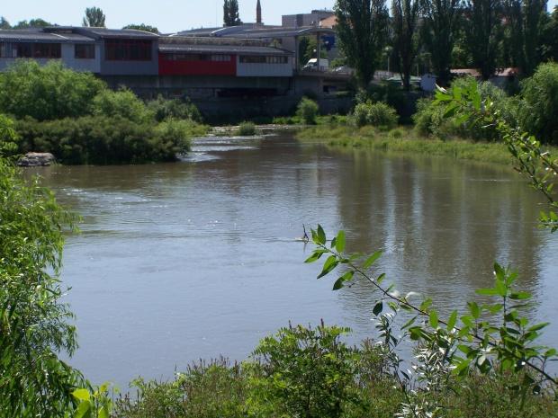 Tрети ден търсят дете, паднало в Марица 1 52a18efee5d18