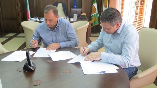 Кметът на Банско подписа договори за 90 млн. лв.