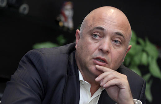 Кадиев вади скандална продажба на хотел, той пък се оказа паркинг