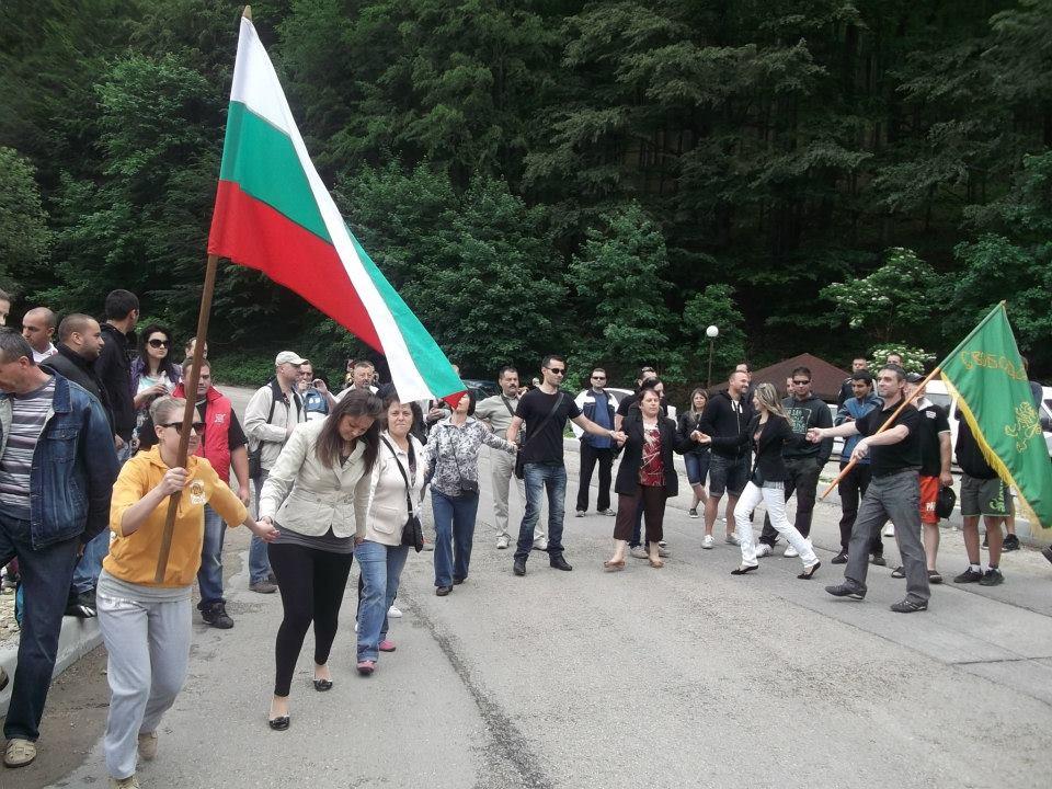 Ремонтът на “Петрохан” започва, протестите продължават