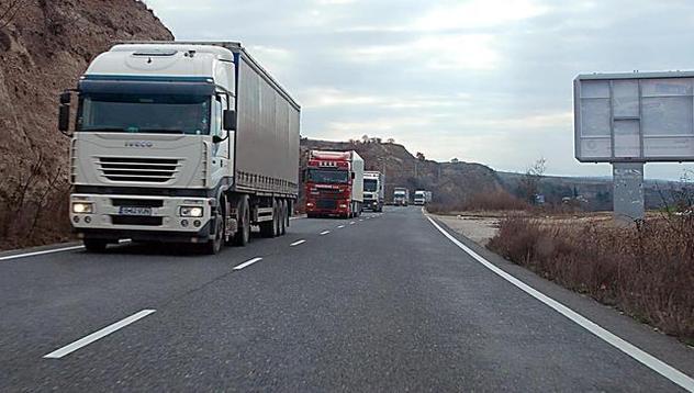 Ограничават движението на тежкотоварни камиони 1 52a19d7e4099f