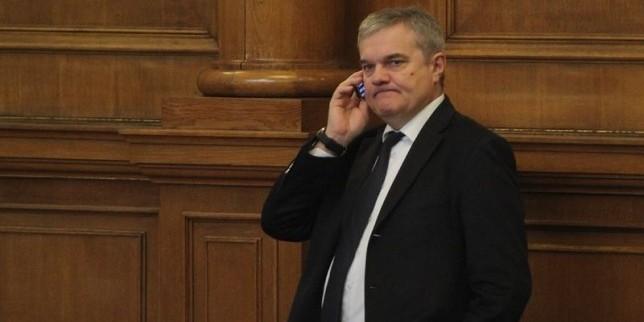 Румен Петков: Хората се борят за морала си