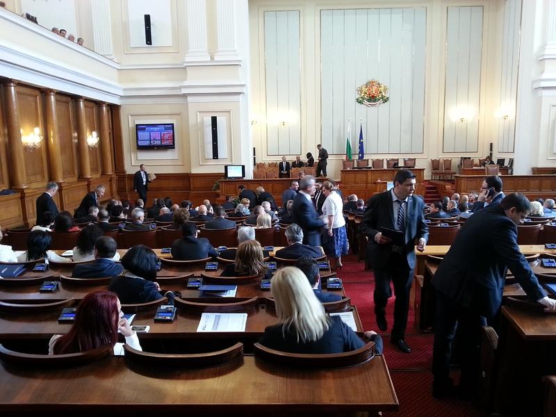 Депутатите искат комисия за Изборния кодекс