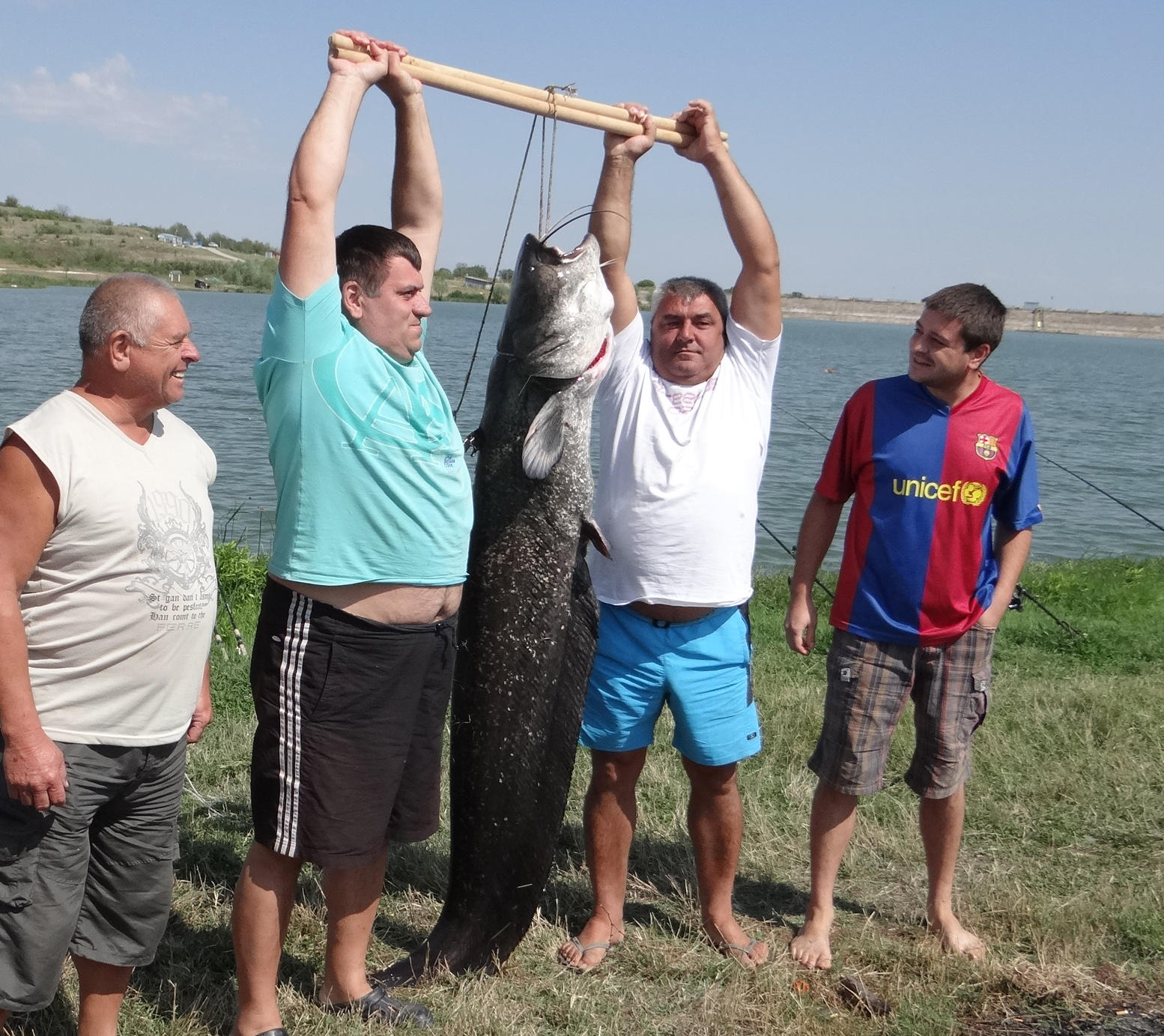 47-килограмов сом извадиха от язовир в Димитровград