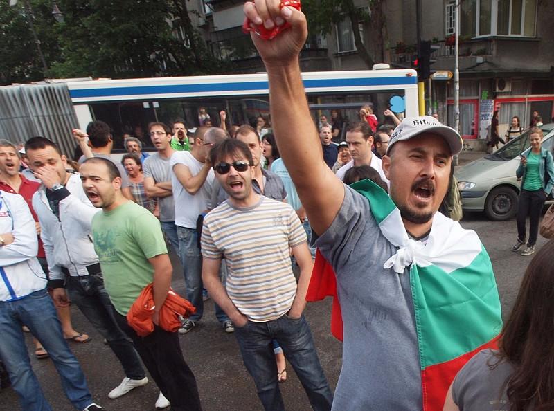 Близо 9 хиляди подписа срещу правителството събраха в Пловдив