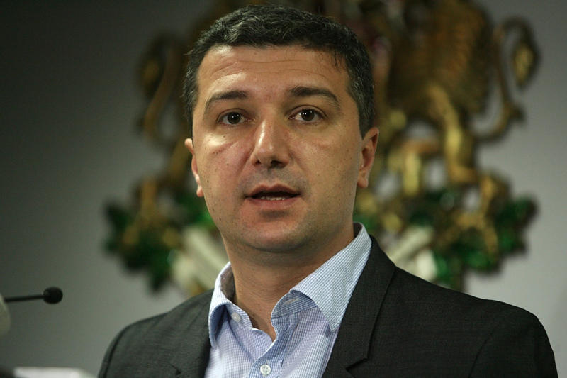 Ще има наказани за инцидента в мината, обещава Стойнев