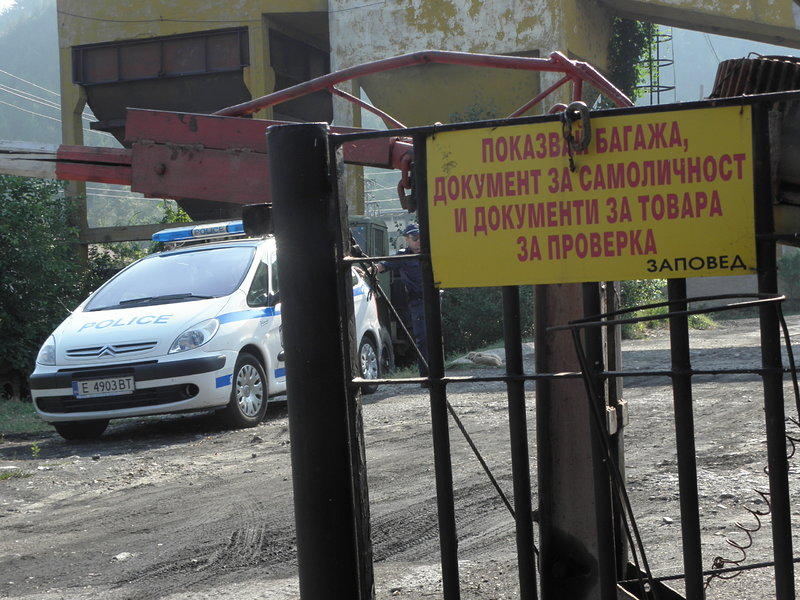 Шести ден продължава спасителната акция в “Ораново”