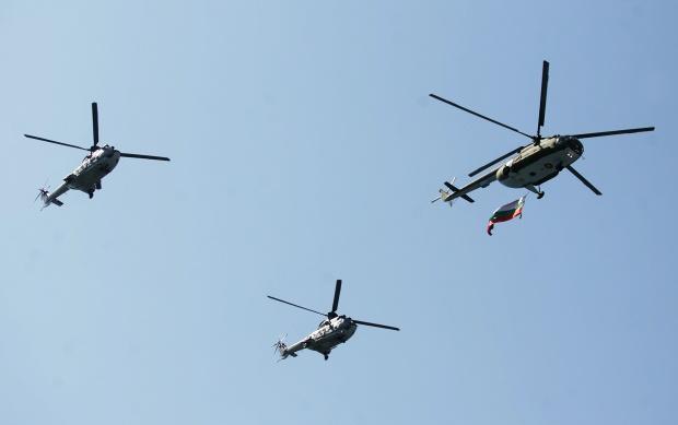 Военен хеликоптер оглежда Разград от високо