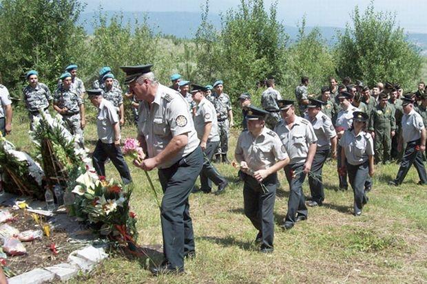 Почитат паметта на загинали в Пирин офицери
