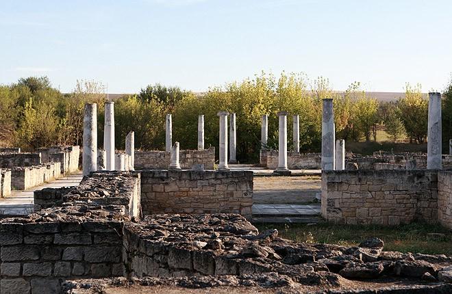 Общинският съвет в Разград заседава в археологическия резерват „Абритус“ 1 52a57f38a44b9 1
