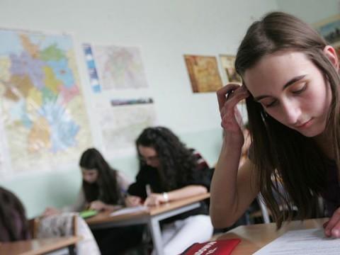 33 ученици в Кюстендил спечелиха общинска стипендия
