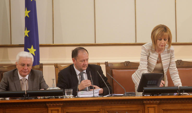 Сирия влиза в дневния ред на парламента 1 52a58bcf50358