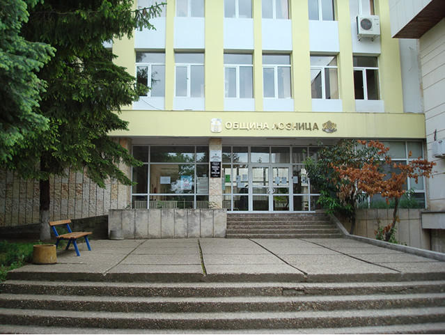 Двама министри откриват пречиствателна станция в Лозница