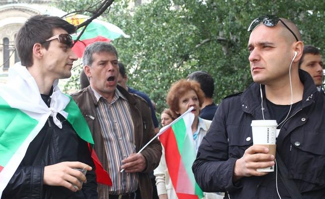 "Протестното" кафе е на метри от защитниците на властта (обновена) 1 52a58f9c71a6e