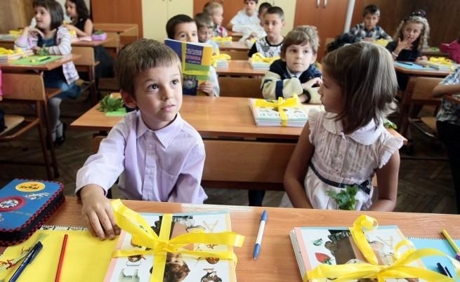 Близо 800 хил. деца тръгват на училище в понеделник