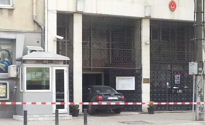 Няма да съдят мъжа, който се вряза в турското посолство 1 52a598258873e