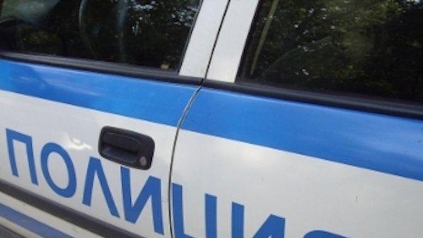 Издирват бивш полицай за банковия обир във Враца