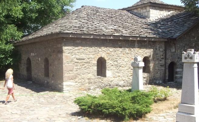 Баташката църква отбелязва 200-годишнината си с литургия