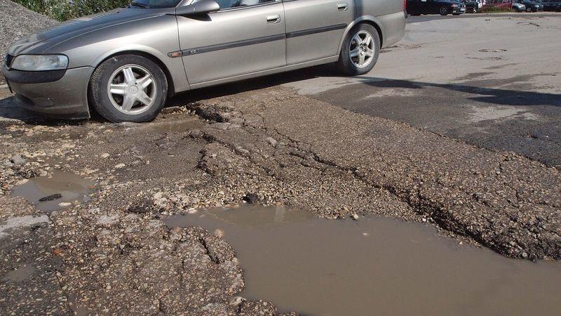 Пътят Поповица-Асеновград остана затворен за час