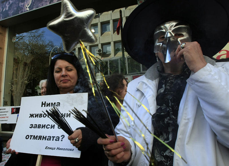 Протест и контрапротест заради отмяната на цигареното вето