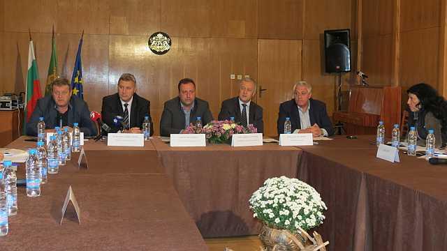 Кметове и бизнес с отворено писмо за “Пирин”
