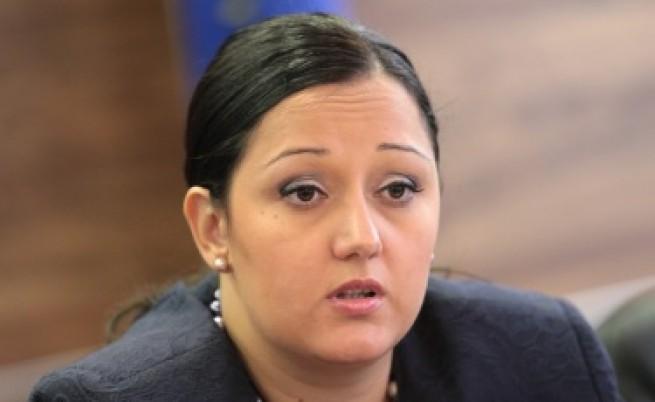Павлова: Няма пари нито за големите, нито за малките пътища 1 52a5b41141b54