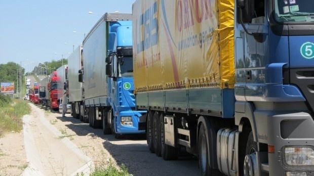 Свлачище затвори ГКПП Олтоманци