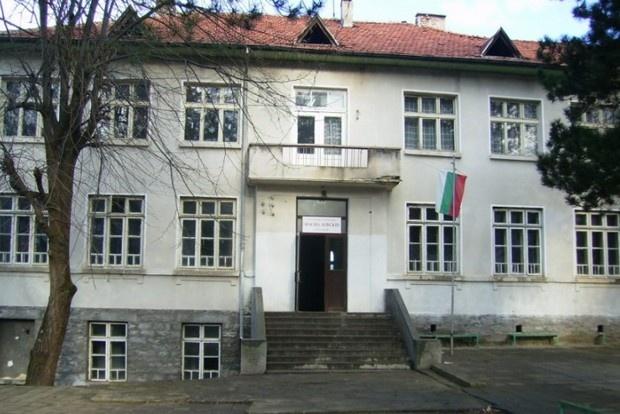 Още девет училища влизат в списъка на защитените
