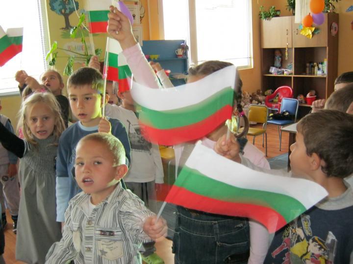 Ученици с рецитал за празника на будителите в Симитли 9 Ученици с рецитал за празника на будителите в Симитли