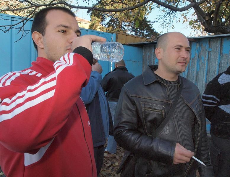 Бургаските надзиратели излизат на мирен протест