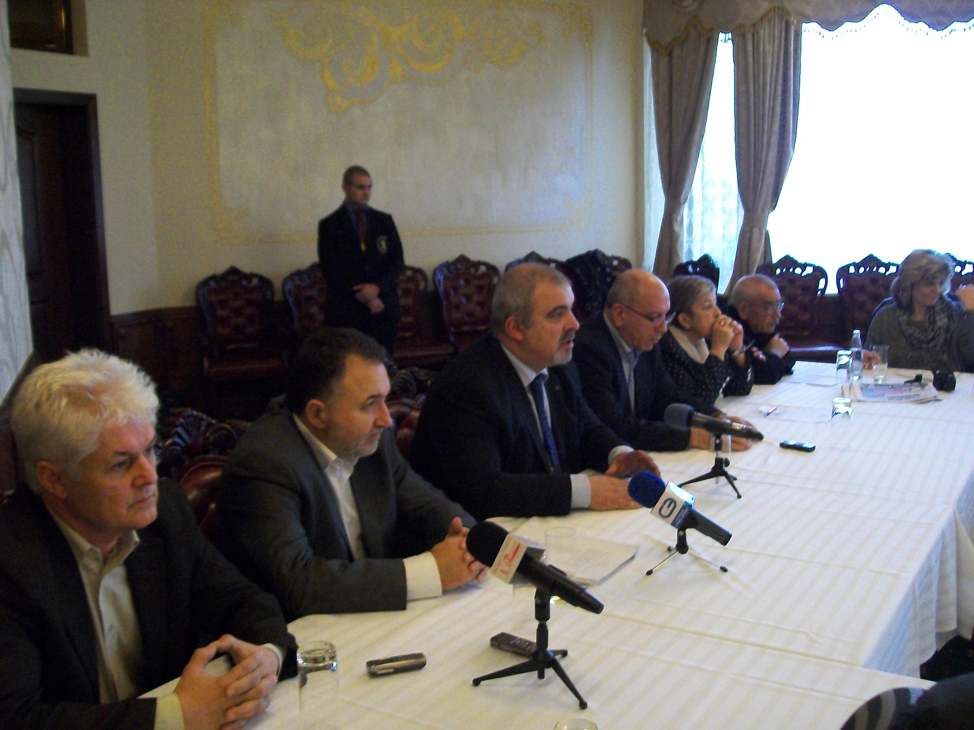 Засегнати кметове готвят бунтове заради джамиите