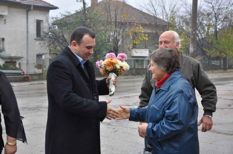 Дружба отпразнува ремонта на кметската сграда 1 52a5d3c698765