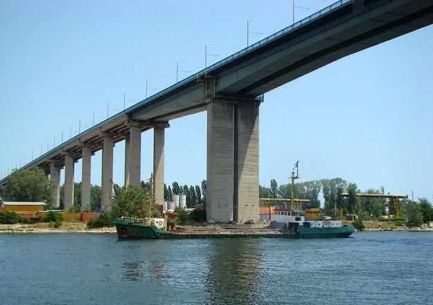 Дежурни екипи следят за заледяване по Аспарухов мост 1 52a5d3efaa430 4