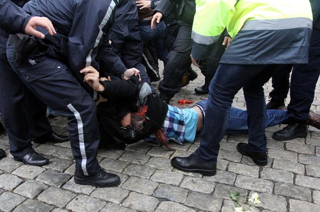 Депутатите от БСП с "опорни точки" за дискредитиране на протеста 1 52a5d3f93c95e