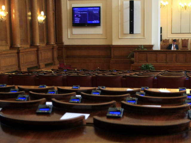 Орешарски и 9 министри отговарят на депутатски въпроси