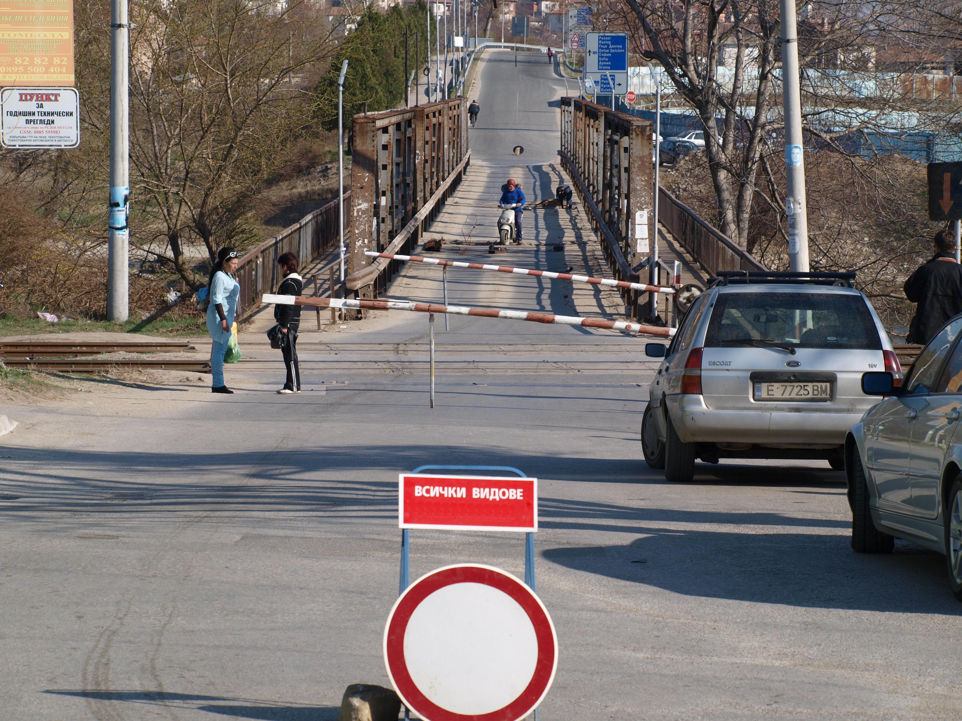 Държавата помага на Симитли за мост над река Струма 1 52a5d6d8b6469